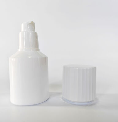 新しいデザイン 30ml から 100ml 空気のないポンプボトル 空気曝露を防止します 製品の使用を最大化します