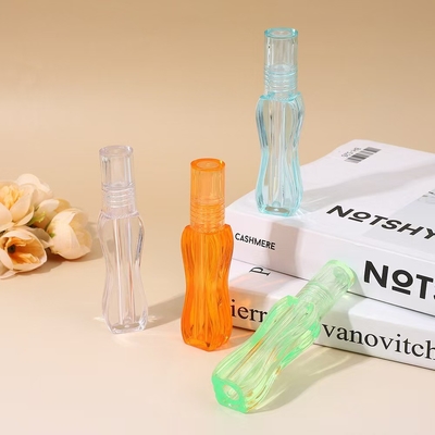 色とりどりのユニークなデザイン 小腰プラスチック唇ガラスチューブ