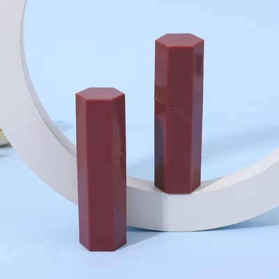 リップスティック・ブラッシュ・スティックと光り輝く効果のための六角プラスチックリップスティックチューブ 5mlサンプル提供