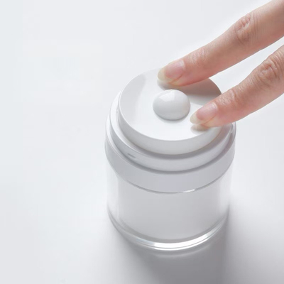 15G 30G 50G 100G プラスチックの空気のないボトル 掃除ポンプ パーソナライズされた色 最終パッケージ