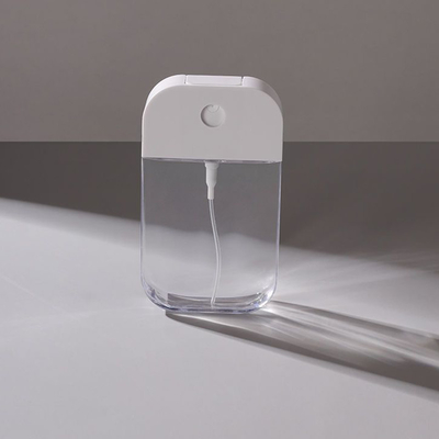 30ML & 50ML プラスチックの空の香水カードスプレーヤー パーソナライズされた色とロゴ
