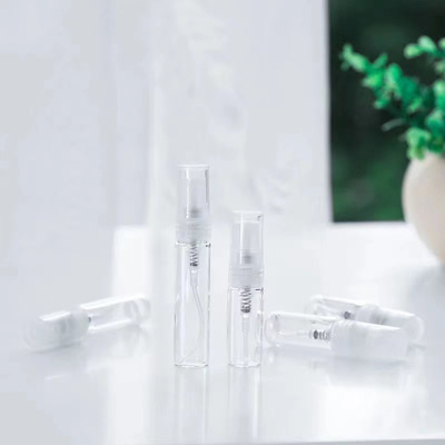 2ML 3ML 5ML & 10ML プラスチックスプレー付き空のガラス香水スプレーサンプル容器