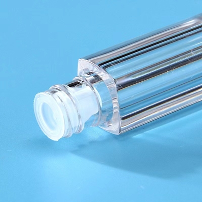 1.2ml 容量 リップグロスのチューブパッケージ用のカスタマイズされた空きプラスチック容器