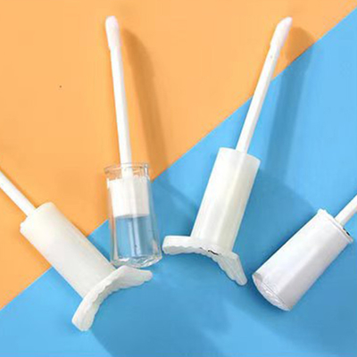 鮮やかな色 カスタマイズされた2.4ml 空の唇光管容器 化粧品用