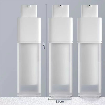 30ml 50ml プラスチックのPP四角式空気のないボトルとポンプ