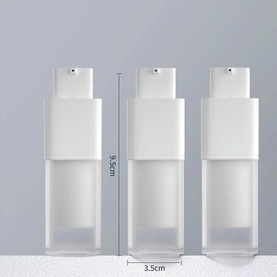 30ml 50ml プラスチックのPP四角式空気のないボトルとポンプ