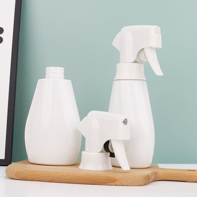 新しいデザインの連続トリガースプレーヤー 100-500ml容量と細い霧適用のためのカスタマイズされた色