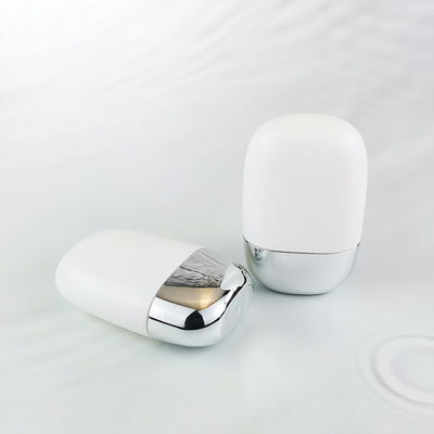 卸売プラスチックPP日焼け止めクリームボトル、シルバーダブルシェルキャップ付き、30gと50gサイズ