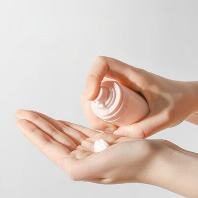 卸売 15ml 30ml 50ml 噴霧機/クリームポンプ付きの逆向きのプラスチック空気のないボトル