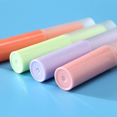 卸売 3 グラムプラスチックシリンダーリップスティックチューブ空の包装マットチューブリップケアバーム用