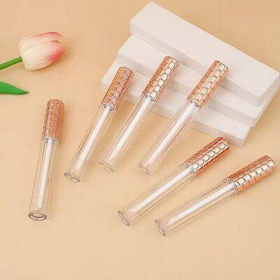 ホールセール 4.5ml プラスチック リップグロースチューブ 金色のキャップと白いブラシで 空の化粧品容器