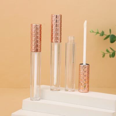 ホールセール 4.5ml プラスチック リップグロースチューブ 金色のキャップと白いブラシで 空の化粧品容器